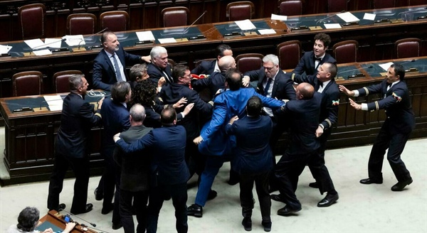Platone, la politica e la scomparsa della cura